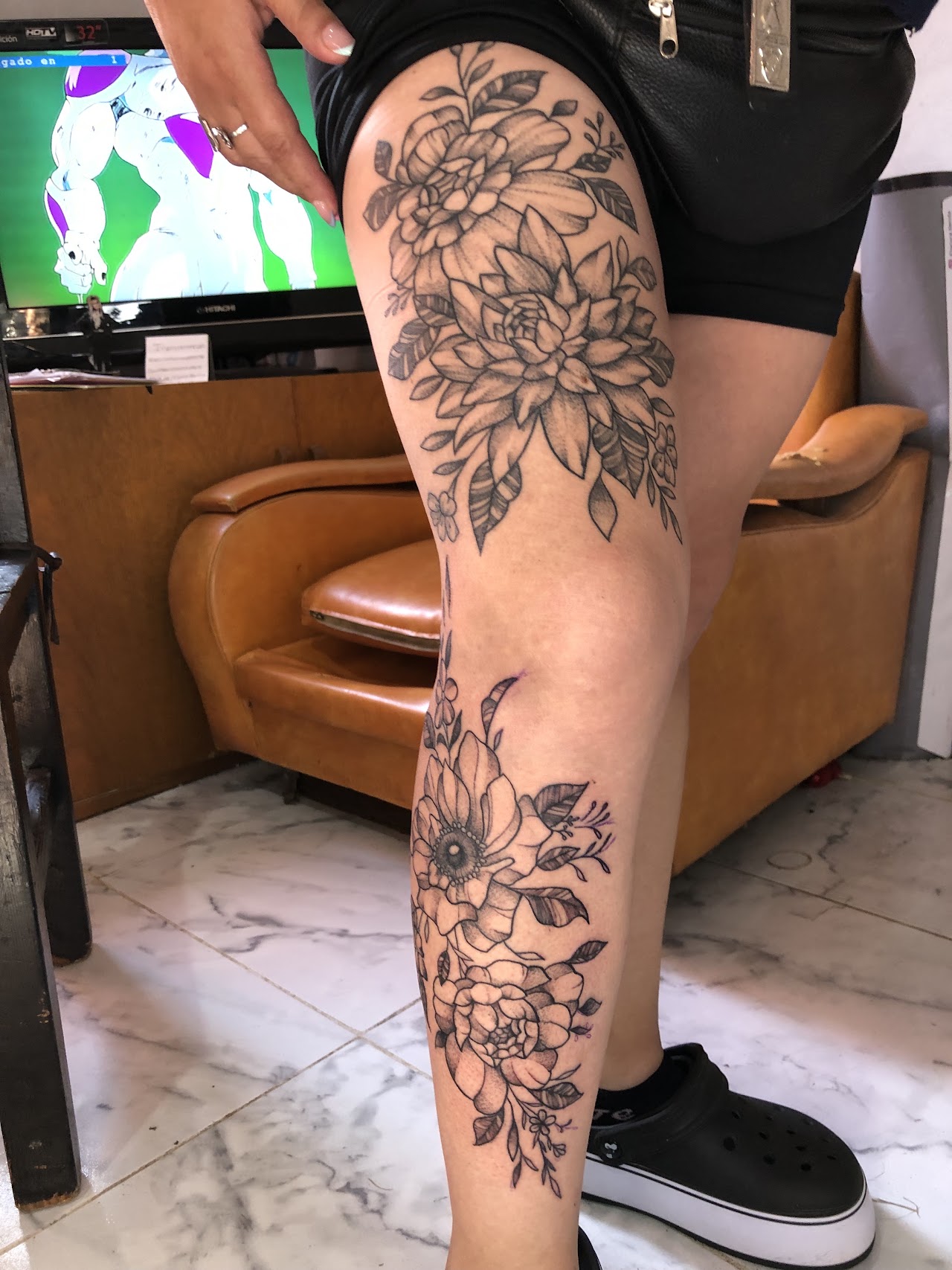 Tatuaje floral realizado en Pickman Tattoo